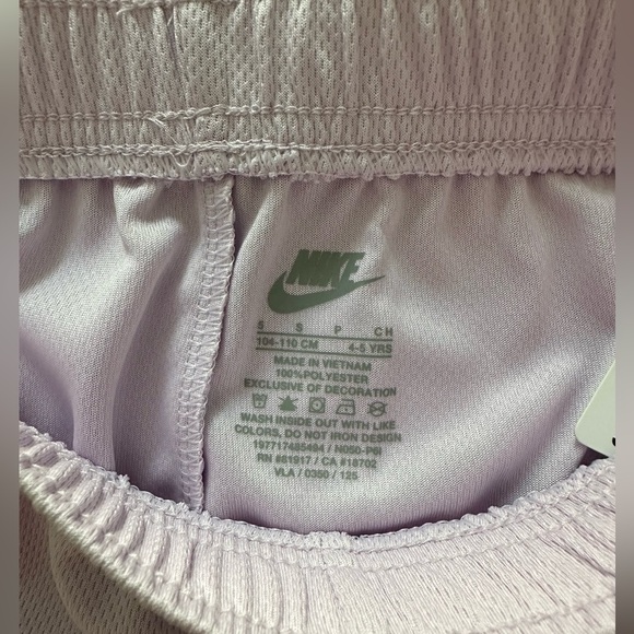 Nike Girls Short Sleeve Floral T-Shirt & Shorts Set Size 5 NEW with Tags - Picture 5 of 6